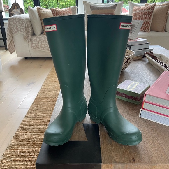 .	Hunter Tall Rain Boots Dark Green Waterproof Festival Size 7 - Picture 1 of 3